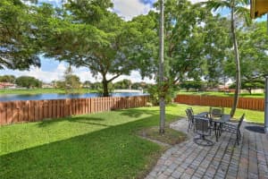 15576 Sw 103rd St, Miami