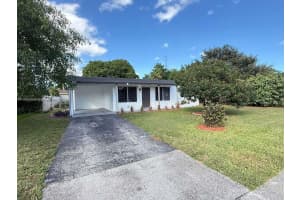 3241 Nw 16th St, Lauderhill