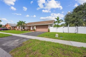 9601 Dunhill Dr Miramar, FL 33025 - MLS#A11900063