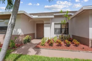 9601 Dunhill Dr Miramar, FL 33025 - MLS#A11900063