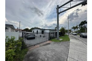 6060 Nw 7th St Miami, FL 33126 - MLS#A11900109