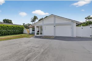 5276 Pine Tree Dr Delray Beach, FL 33484 - MLS#A11900264