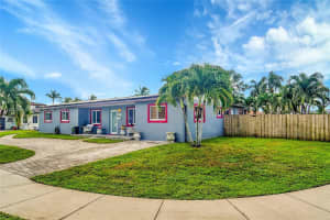8370 Nw 185th St Hialeah, FL 33015 - MLS#A11900328