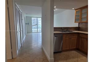 5880 Collins Ave 806 Miami Beach, FL 33140 - MLS#A11900430