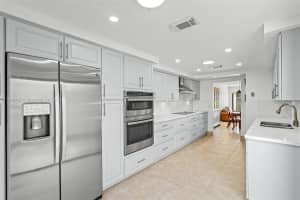19435 E Lake Dr, Hialeah