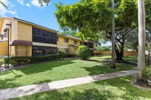 3047 N Oakland Forest Dr 204, Oakland Park