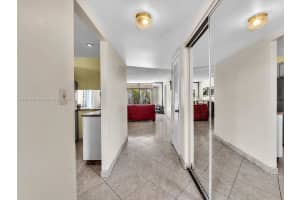 8465 Sunrise Lakes Blvd 212 Sunrise, FL 33322 - MLS#A11900526