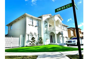 8521 Nw 162nd St Miami Lakes, FL 33016 - MLS#A11900533