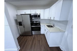 1025 Nw 7th Ave B Fort Lauderdale, FL 33311 - MLS#A11900593