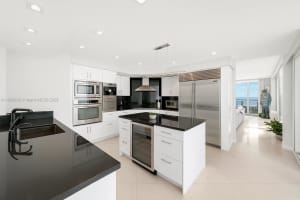 1331 Brickell Bay Dr 3711 Miami, FL 33131 - MLS#A11900636