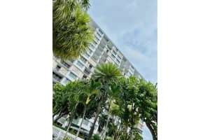 1865 79th Street Causeway APT 5O, North Bay Village, FL 33141, - MLS#A11900675