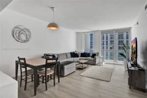 253 Ne 2nd St 1706 Miami, FL 33132 - MLS#A11900721