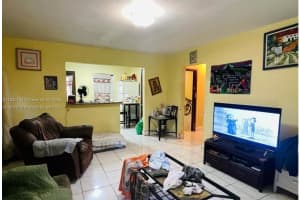 241 Nw 32nd St Miami, FL 33127 - MLS#A11900734