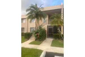 380 Racquet Club Rd 204, Weston