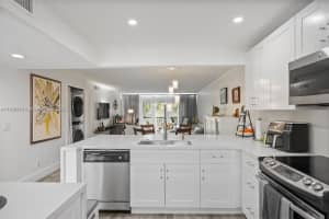 380 Racquet Club Rd 204 Weston, FL 33326 - MLS#A11900845