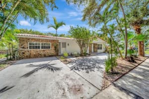 840 Ne 182nd St North Miami Beach, FL 33162 - MLS#A11900871