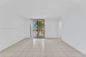 8420 Sw 133rd Ave Rd 221, Miami