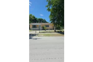 17960 Nw 22nd Ct Miami Gardens, FL 33056 - MLS#A11900978