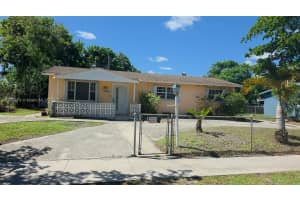 17960 Nw 22nd Ct Miami Gardens, FL 33056 - MLS#A11900978