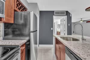 2880 N Oakland Forest Dr 213 Oakland Park, FL 33309 - MLS#A11901034