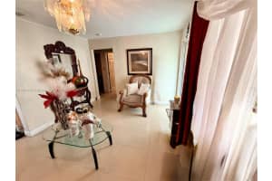 1041 E 19th St Hialeah, FL 33013 - MLS#A11901116