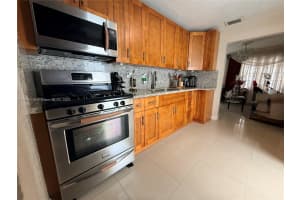 1041 E 19th St Hialeah, FL 33013 - MLS#A11901116