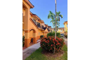 10662 Nw 87th Ct 10662 Hialeah Gardens, FL 33018 - MLS#A11901166