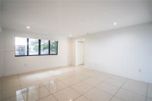 1985 Bay Dr 111 Miami Beach, FL 33141 - MLS#A11901184