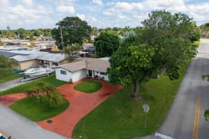8740 Nw 11th St, Pembroke Pines