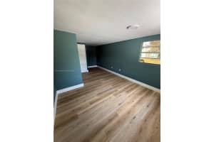 2409 Se 2nd Ave Se Vero Beach, FL 32962 - MLS#A11901228