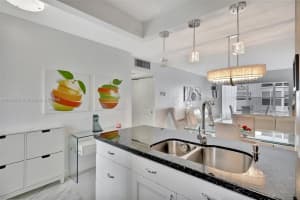 4705 Nw 35th St 501 Lauderdale Lakes, FL 33319 - MLS#A11901231