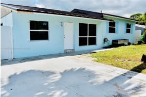 2280 Sw 43rd Ave 1 Fort Lauderdale, FL 33317 - MLS#A11901266