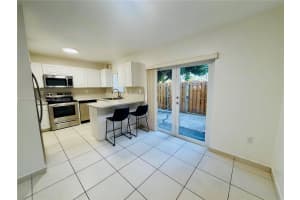 17302 Nw 74th Ave 102 Hialeah, FL 33015 - MLS#A11901321