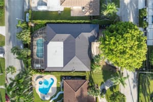 1141 N Northlake Dr Hollywood, FL 33019 - MLS#A11901380