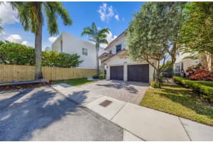 6900 Nw 106th Ave Doral, FL 33178 - MLS#A11901422