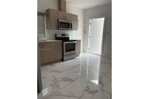 467 E 23rd St B Hialeah, FL 33013 - MLS#A11901442