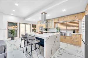 4708 Alton Rd Miami Beach, FL 33140 - MLS#A11901479