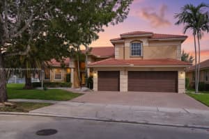 13931 Nw 19th St, Pembroke Pines