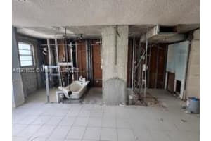 137 Golden Isles Dr 302, Hallandale Beach 137 Golden Isles Dr 302, Hallandale Beach