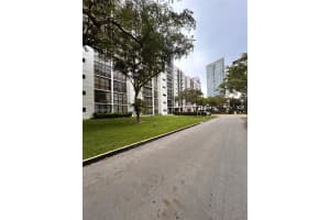 16919 N Bay Rd 909 Sunny Isles Beach, FL 33160 - MLS#A11901689