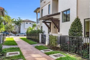 4570 Nw 83rd Ave 4570 Doral, FL 33166 - MLS#A11901777
