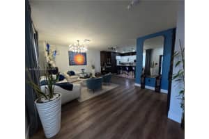 4256 Nw 83rd Ave Doral, FL 33166 - MLS#A11901788