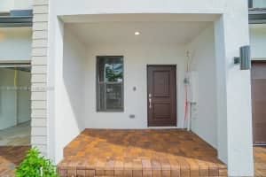 207 Sw 159 Ter Pembroke Pines, FL 33027 - MLS#A11901890