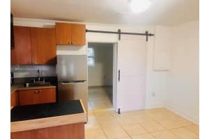 240 Hibiscus Dr B Miami Springs, FL 33166 - MLS#A11901903