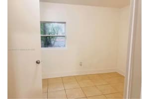 240 Hibiscus Dr B Miami Springs, FL 33166 - MLS#A11901903