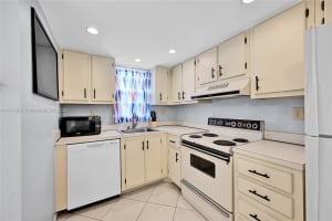 3001 W Rolling Hills Cir 210 Davie, FL 33328 - MLS#A11901907