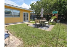 8520 Nw 10th St Pembroke Pines, FL 33024 - MLS#A11901941