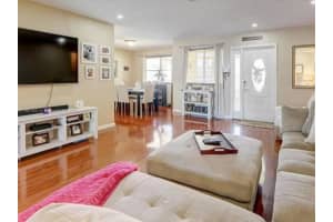 8520 Nw 10th St Pembroke Pines, FL 33024 - MLS#A11901941