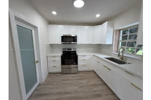 261 Nw 144th St, Miami