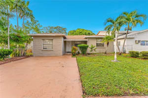 608 Nw 9th St Hallandale Beach, FL 33009 - MLS#A11901965